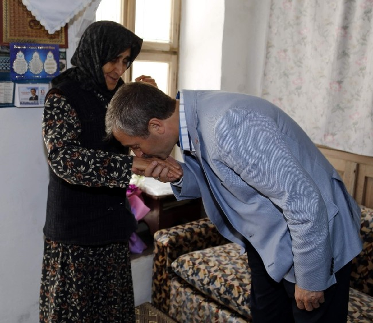 Şahinbey Belediye Başkanı Tahmazoğlu, İlçedeki Yaşlı Anneleri Unutmadı