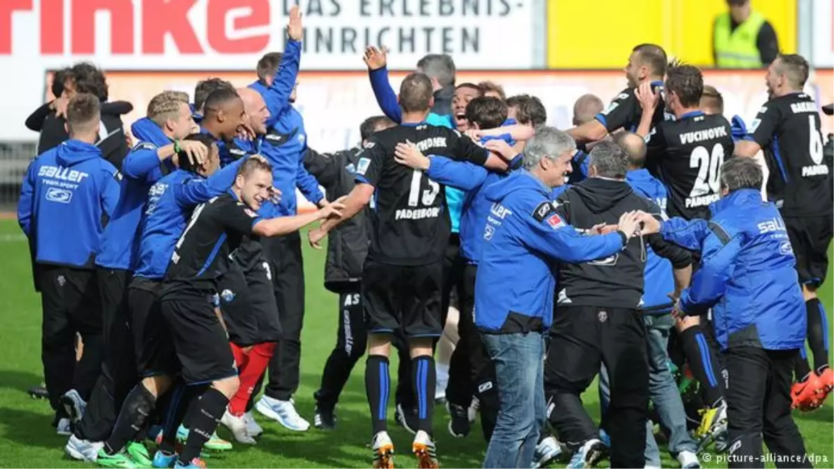 Sc Paderborn Bundesliga\'ya Yükseldi