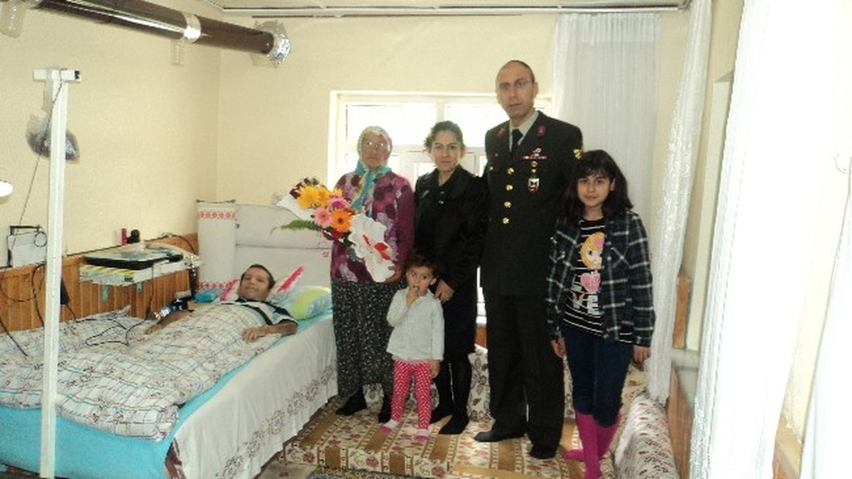 Seydişehir\'de Yılın Annesine Ziyaret