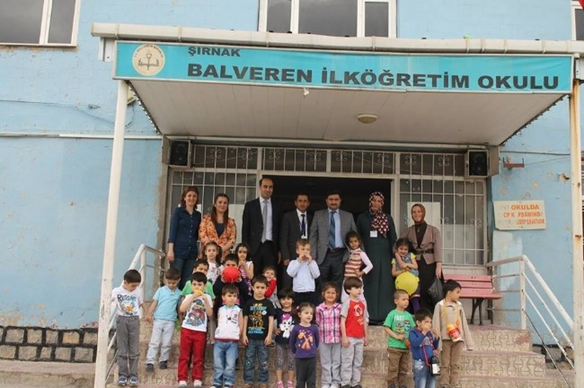Şırnak Çiçek Yuvası Anaokulu, Balveren İlköğretim Okulu\'na Yardımda Bulundu