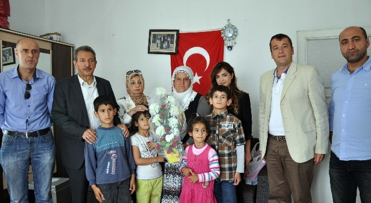 Tek Başına Epilepsi Hastası Olan 4 Çocuğuna Bakan Kadının Dramı