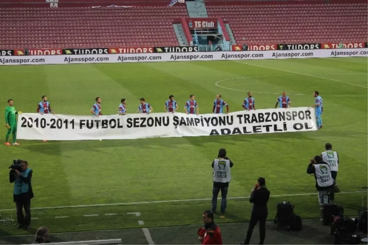 Trabzonspor\'dan Şampiyonluk Pankartı