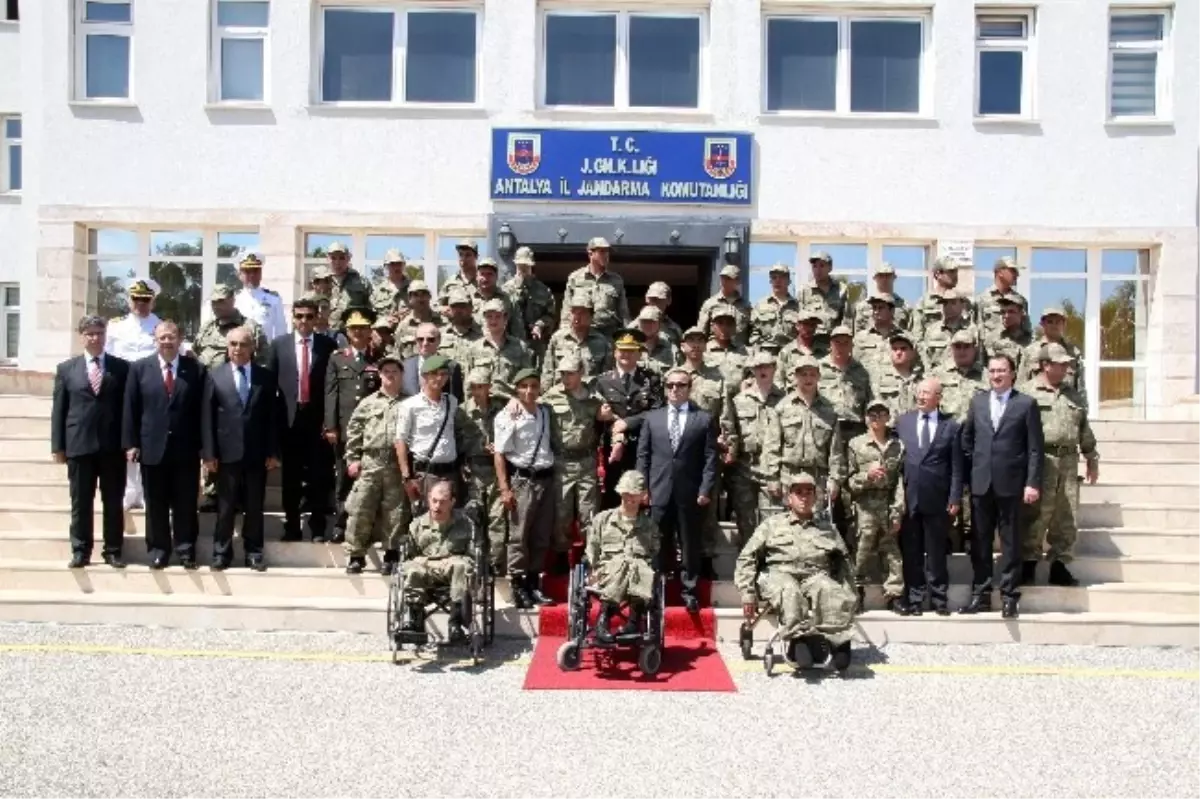 41 Engellinin Bir Günlük Askerlik Heyecanı