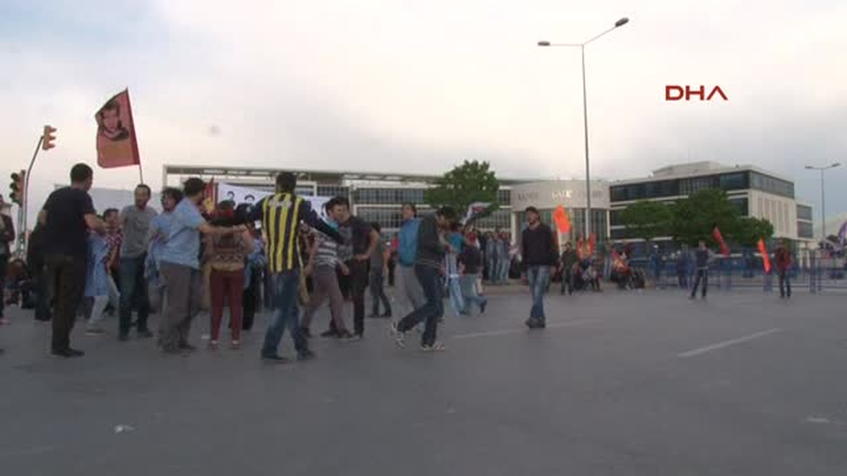 Anne Korkmaz: Acaba Evlatları Annelerinin Elini Öpebildi Mi?" Haberine Ek