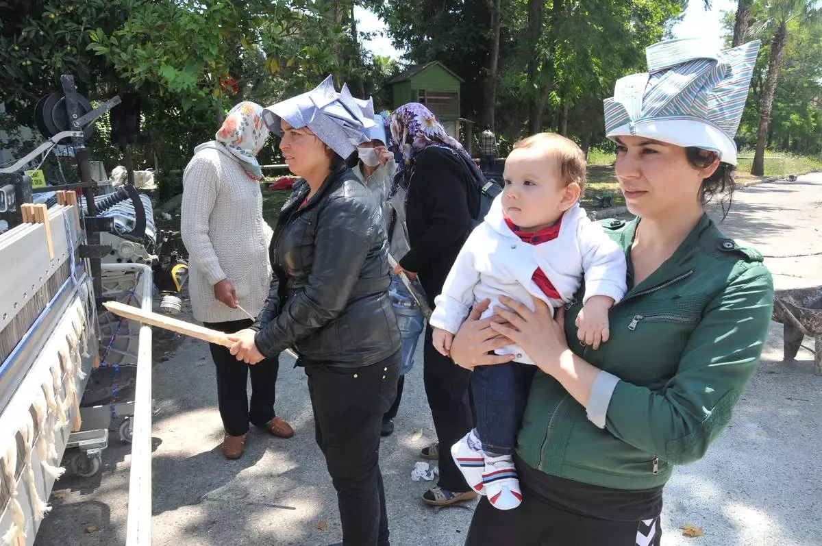 Antalya\'da İşten Çıkarılan İşçilerin Eylemi