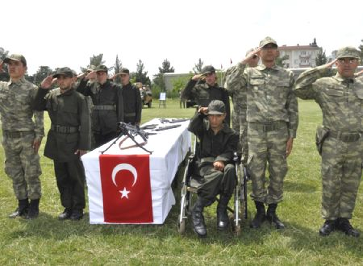 Engellilerin Bir Günlük Askerlik Heyecanı