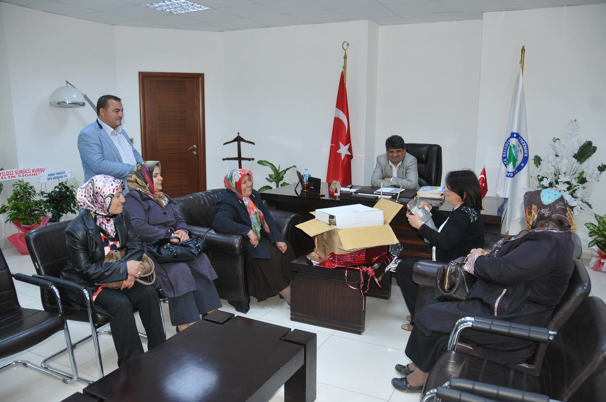 Bahşılı Belediyesinden Annelere Mutfak Eşyası