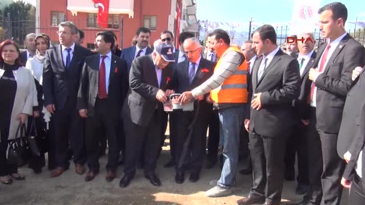 Bakan Avcı İçin \'Eğitimin Eınsteın\'ı\' Pankartı