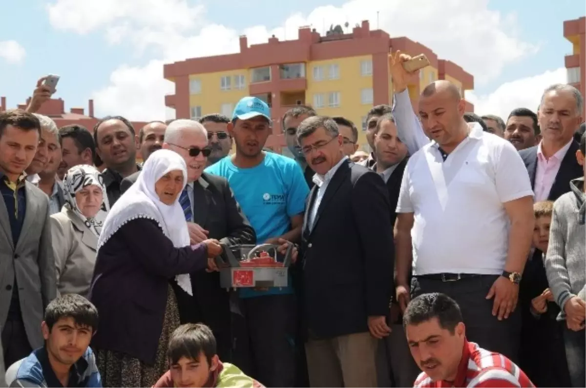 Belediye Başkanı Faruk Akdoğan Temel Atma Törenine Katıldı