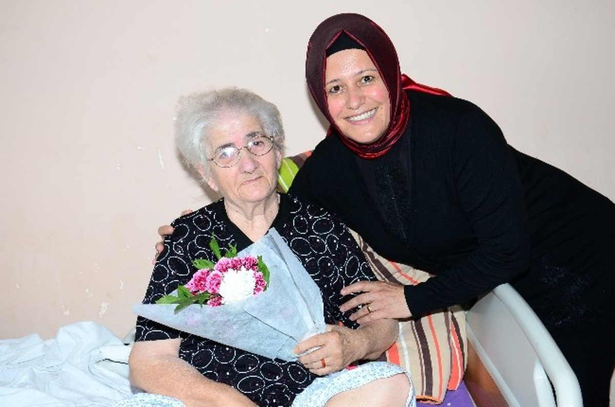 Belediye Başkanının Eşi Gönül Keleş Anneleri Ziyaret Etti