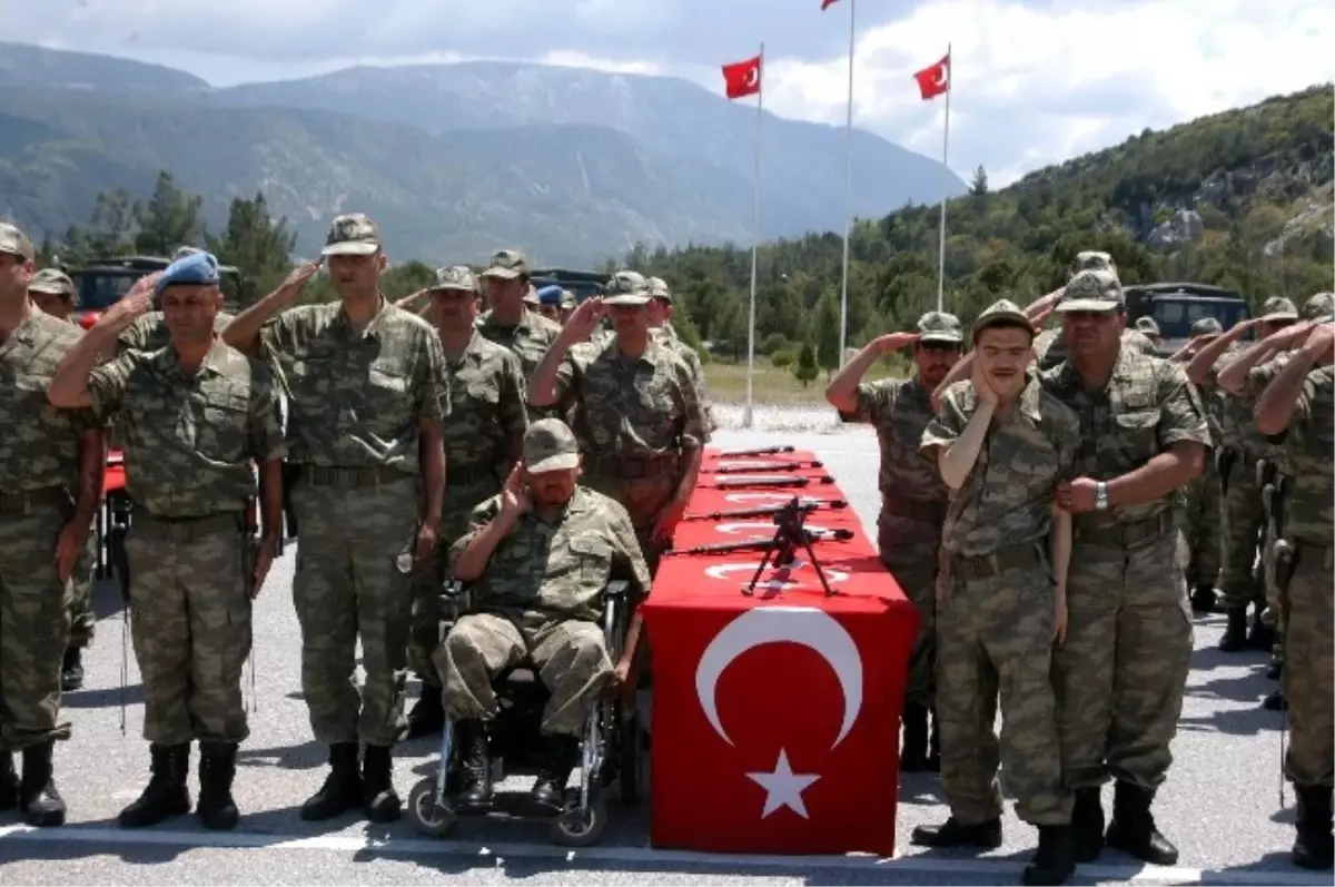 Çakı Gibi Asker Oldular