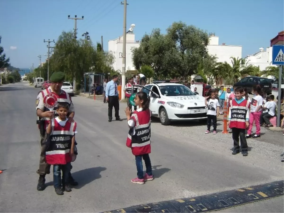 Didim\'de Jandarmadan Trafik Haftası Etkinlikleri