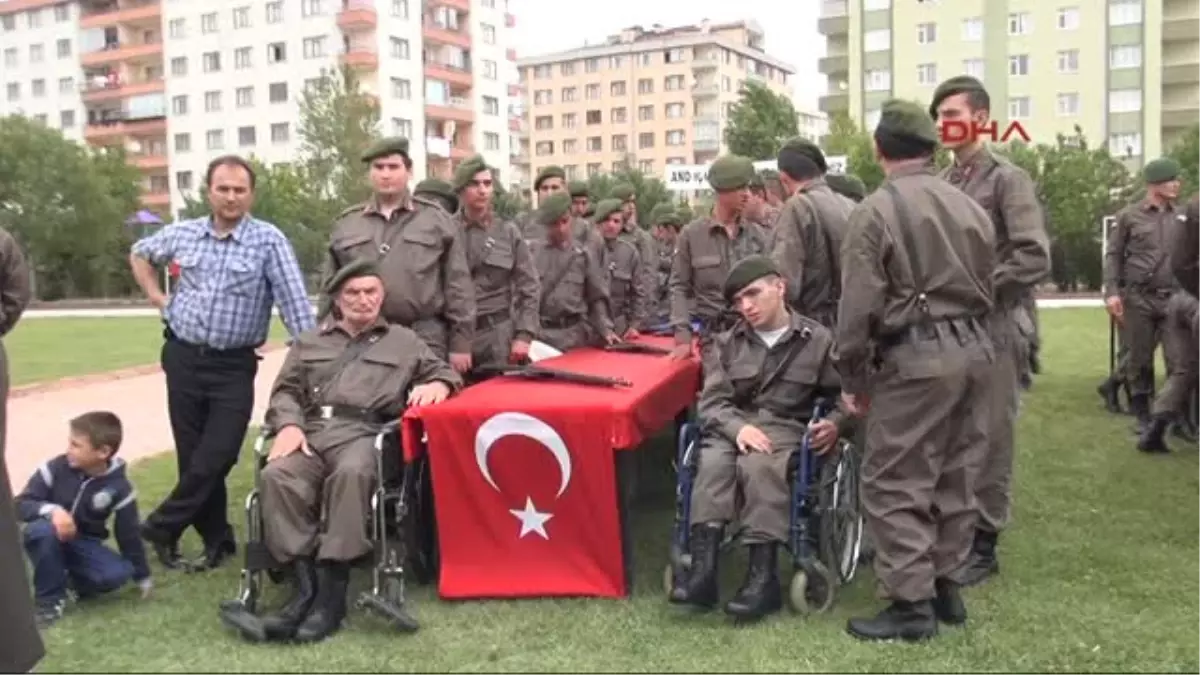 Engellilerin Bir Günlük Askerlik Gururu