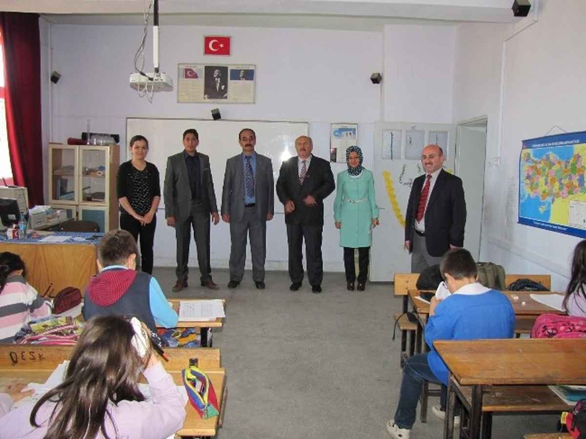 Hisarcık\'ta Kitap Okuma Anlama ve Yorumlama Yarışması İlçe Finali Sınavı Yapıldı