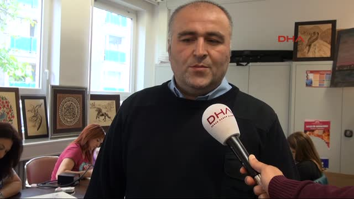 Kadınlar Ahşap Yakma Kursunda Harikalar Yaratıyorlar