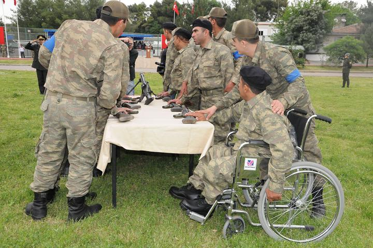 Kars\'ta Engellilerin Askerlik Sevinci