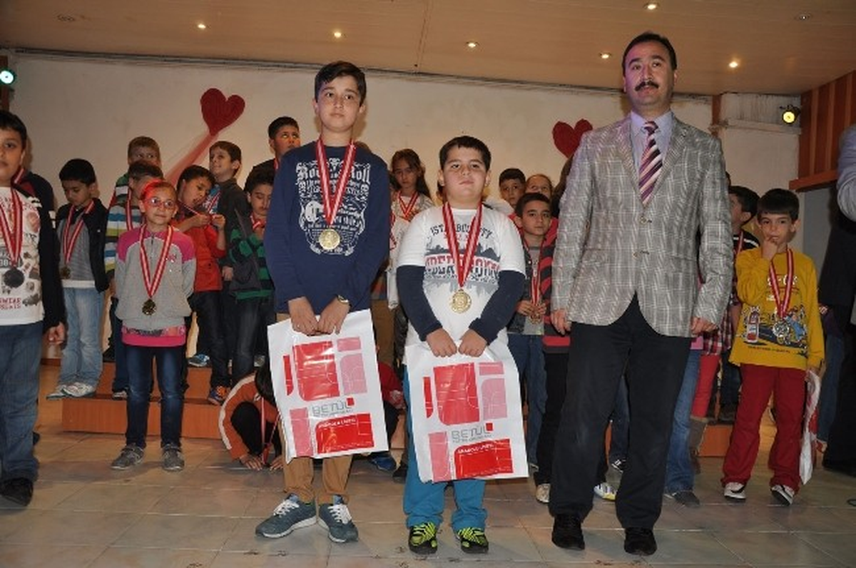 Kırkağaç\'ta Satranç Coşkusu