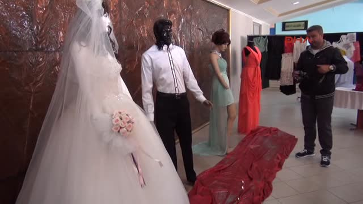 Moda Tasarımı Öğrencilerinden Örnek Davranış