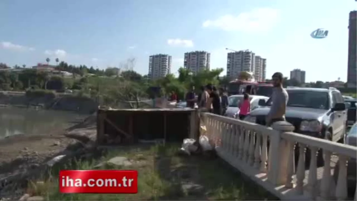 Adana\'da Nehirden Geçerken Mahsur Kaldılar