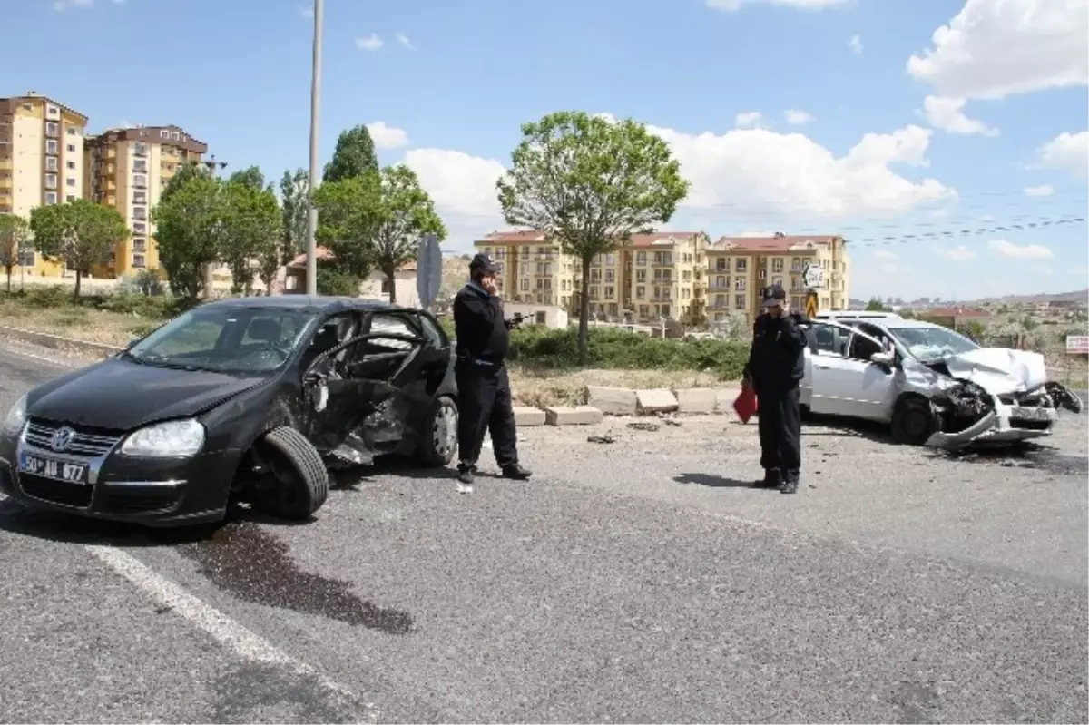 Nevşehir\'de Trafik Kazası: 8 Yaralı