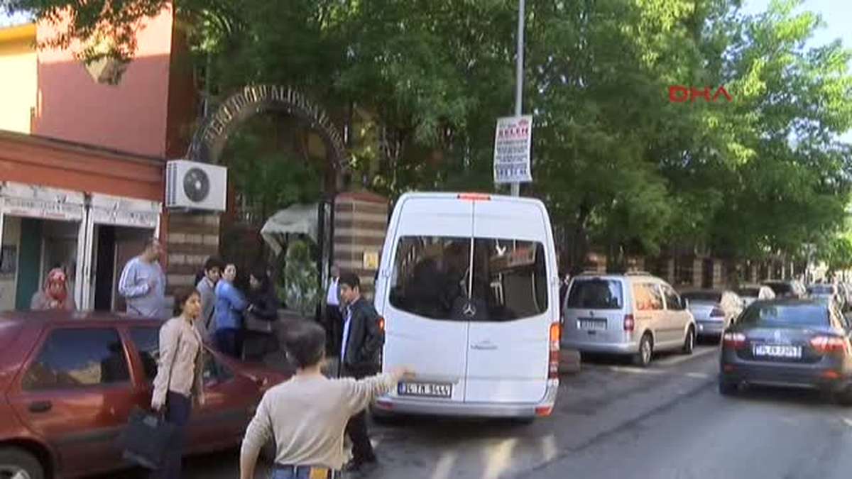 Güvenlik Görevlisi, Çalıştığı Okulda Kendisini Astı