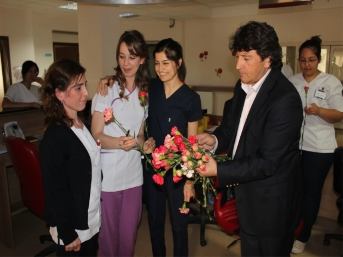 Türk Sağlık-Sen Yöneticileri, Hemşireler Günü\'nü Kutladı