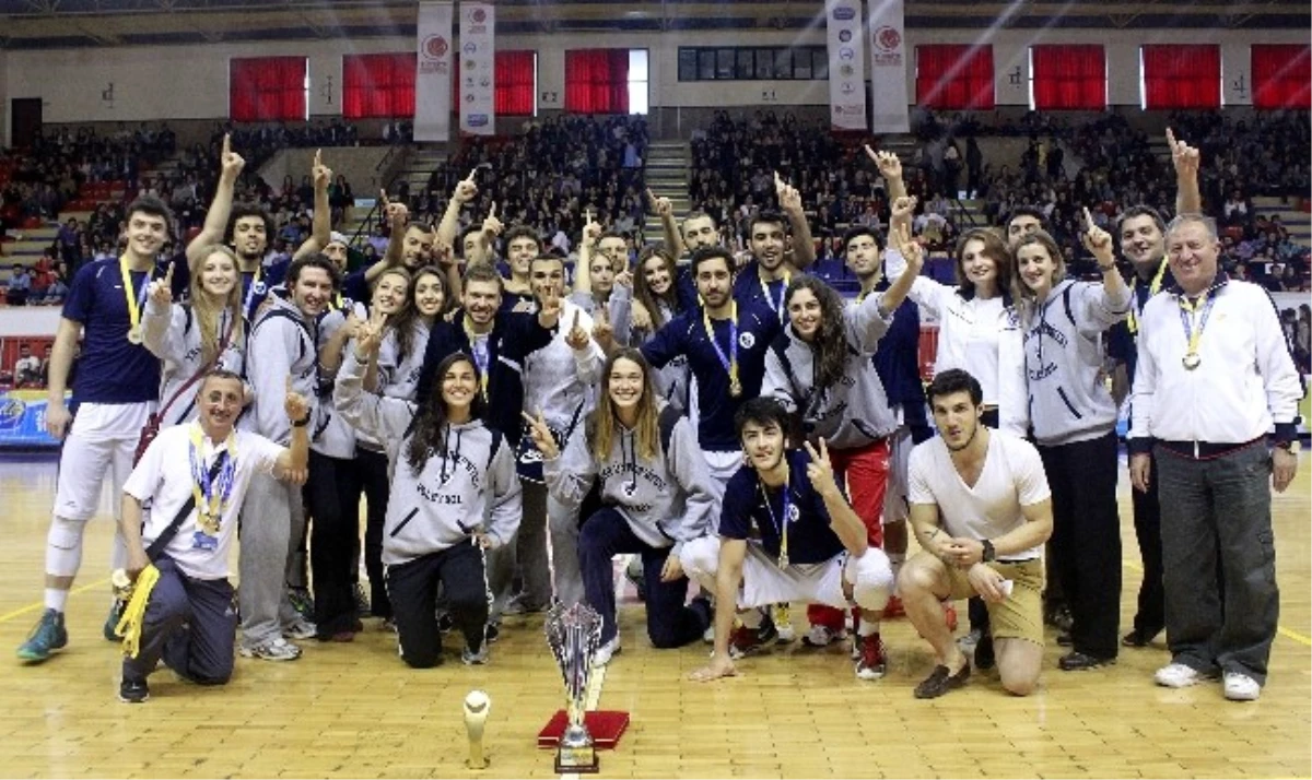 Yaşar Üniversitesi Çifte Şampiyon