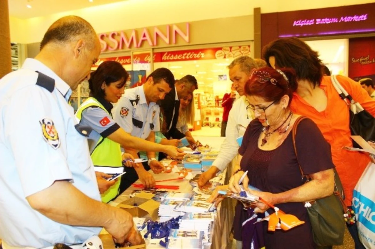 Adana Optimum\'da Trafik Standı Kuruldu