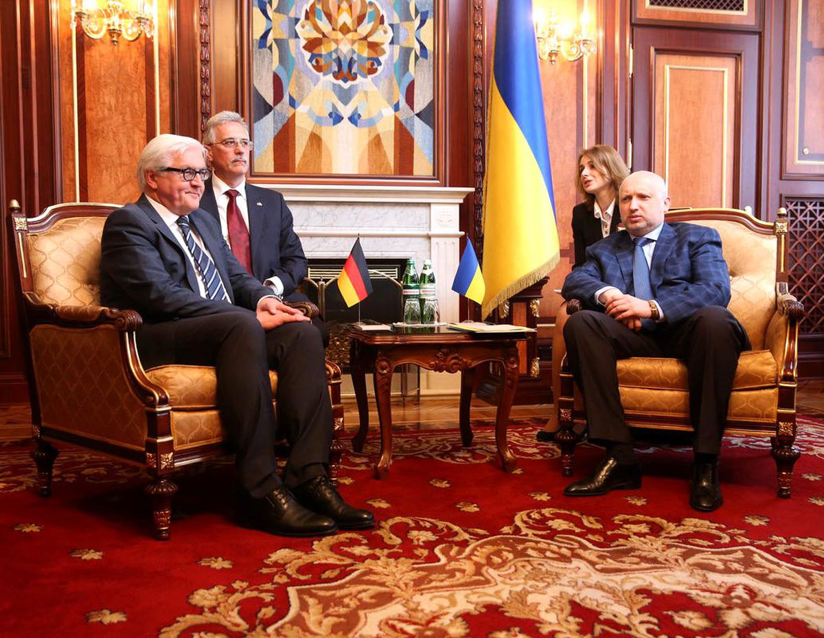 Almanya Dışişleri Bakanı Steinmeier Ukrayna\'da