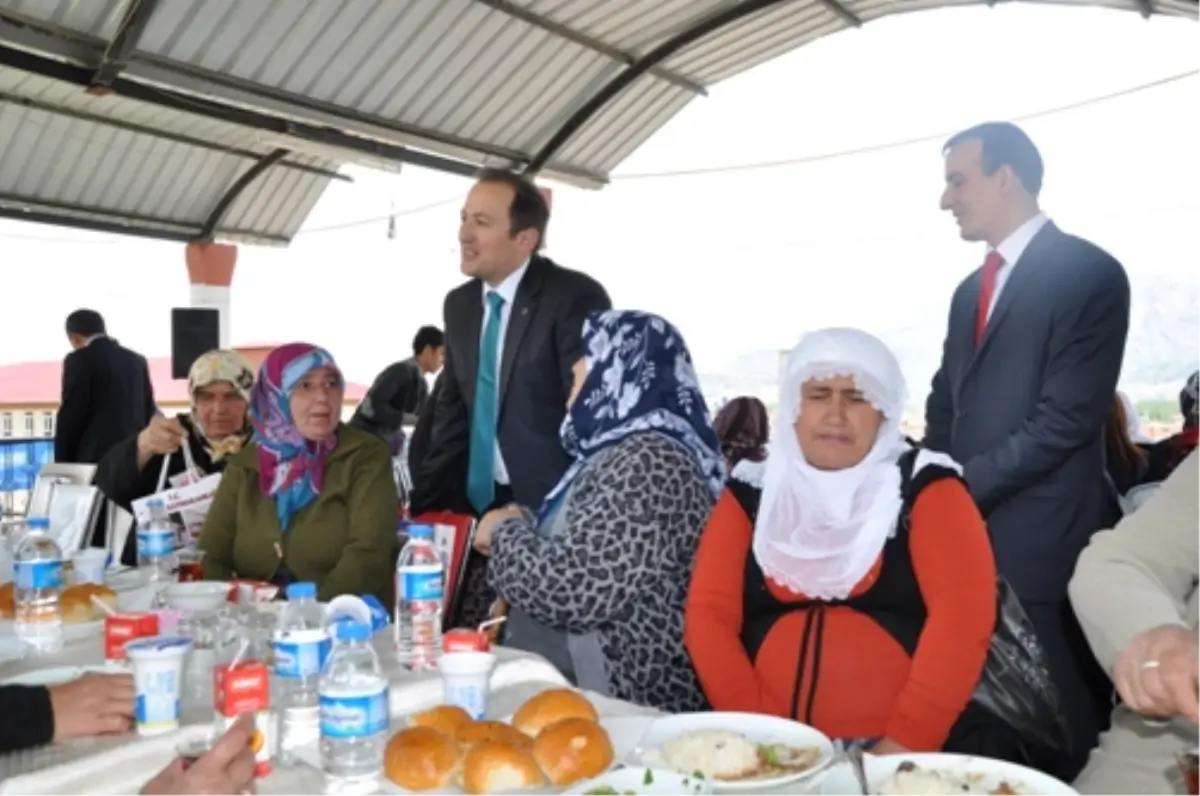 Göksun\'da Annelerimize Saygı Programı Düzenlendi