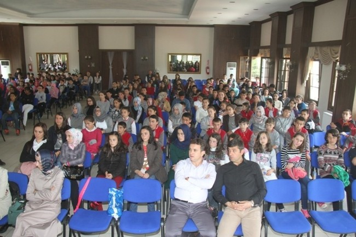 Çocuklar \'Safahat\'ı İlgi ile İzledi