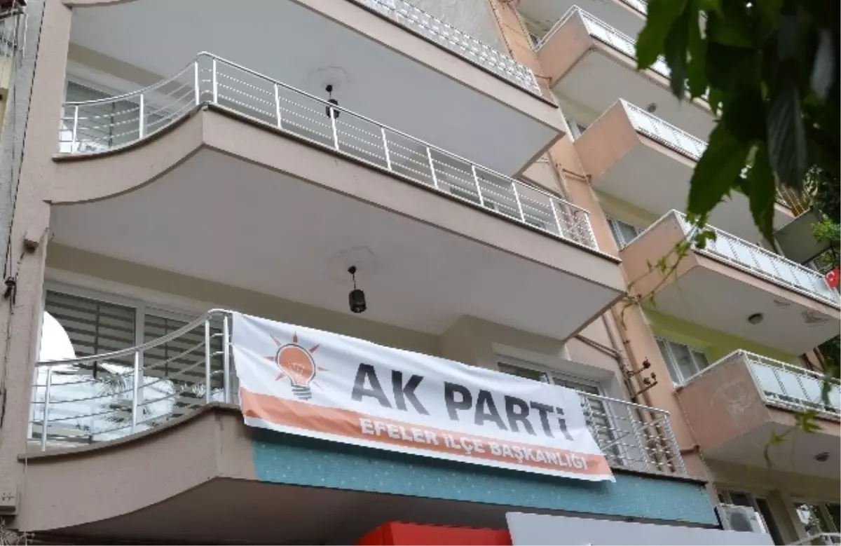 Efeler AK Parti Yeni Hizmet Binasına Taşındı