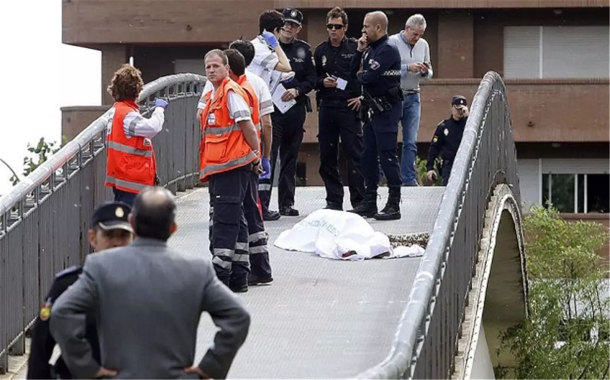 İspanyol Politikacı Sokak Ortasında Öldürüldü