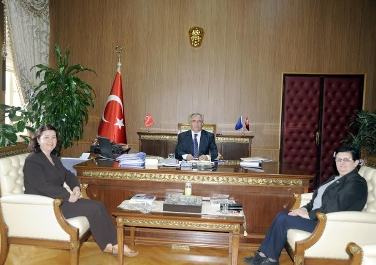 Kadın Muhtarlardan Vali Nayir\'a Ziyaret