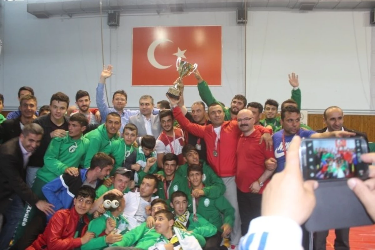 Kayseri Şekerspor Güreş Takımı Süper Lig\'e Yükseldi