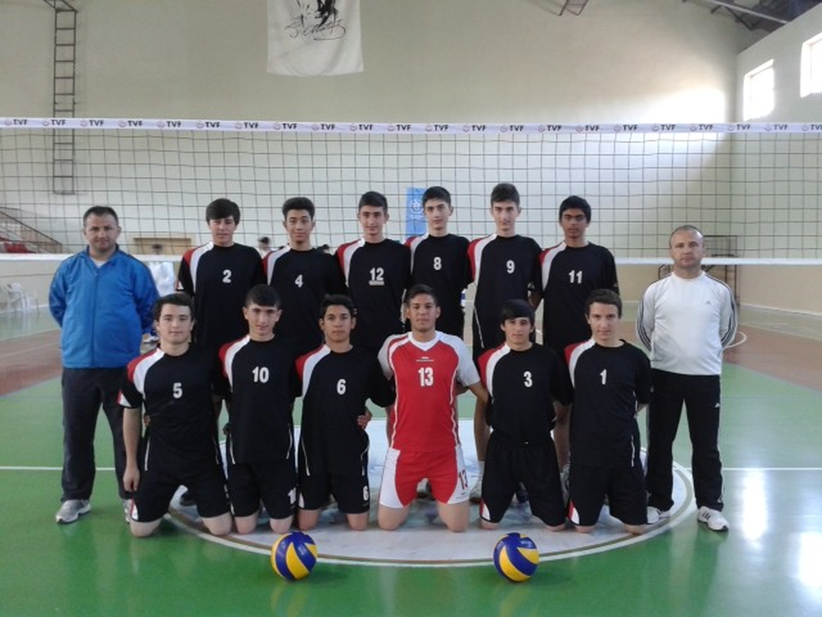 Melikgazi Belediyespor Voleybol Yıldız Takımı, Türkiye Yarı Finallerine Katılmak İçin Malatya\'ya...