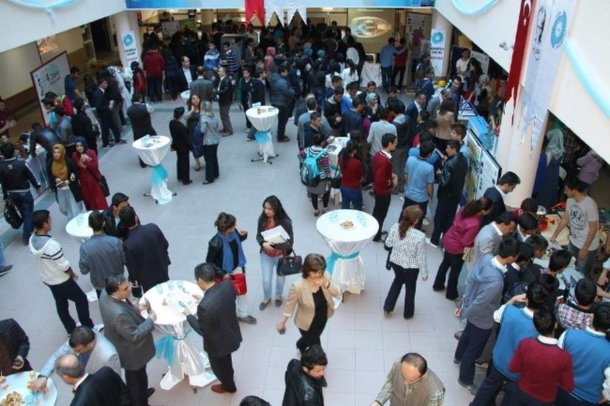 Mühendislik Fakültesi Liseli Öğrencilere Tanıtılıyor