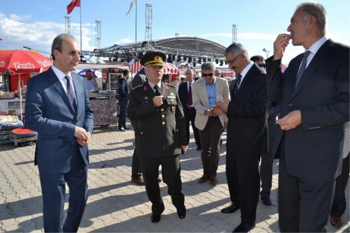 Niğde Belediyesi Katkılarıyla Düzenlenen Bahar Şenliği Başladı