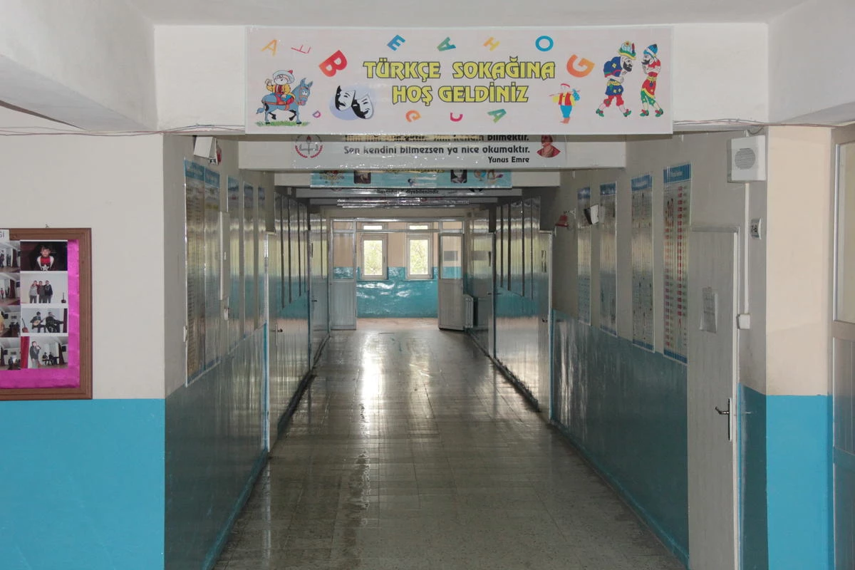 Okulun Koridorları "Eğitim Sokağı"Na Dönüştürüldü