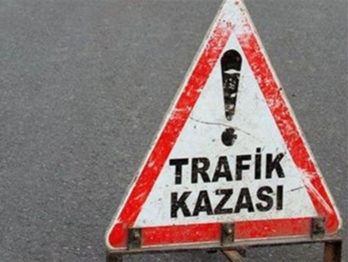 Otomobilin Çarptığı Anne ile Bebeği Yaralandı