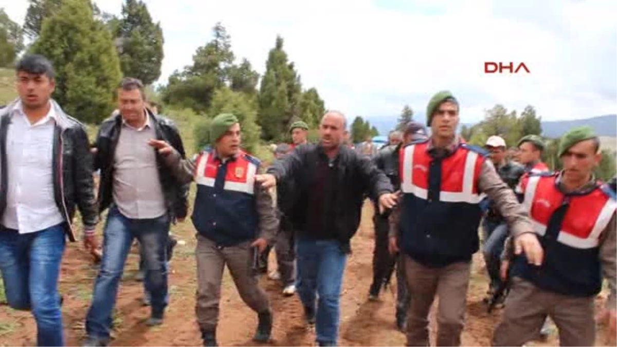 Şarkikaraağaç\'ta Yayla Gerginliğine Jandarma Müdahalesi