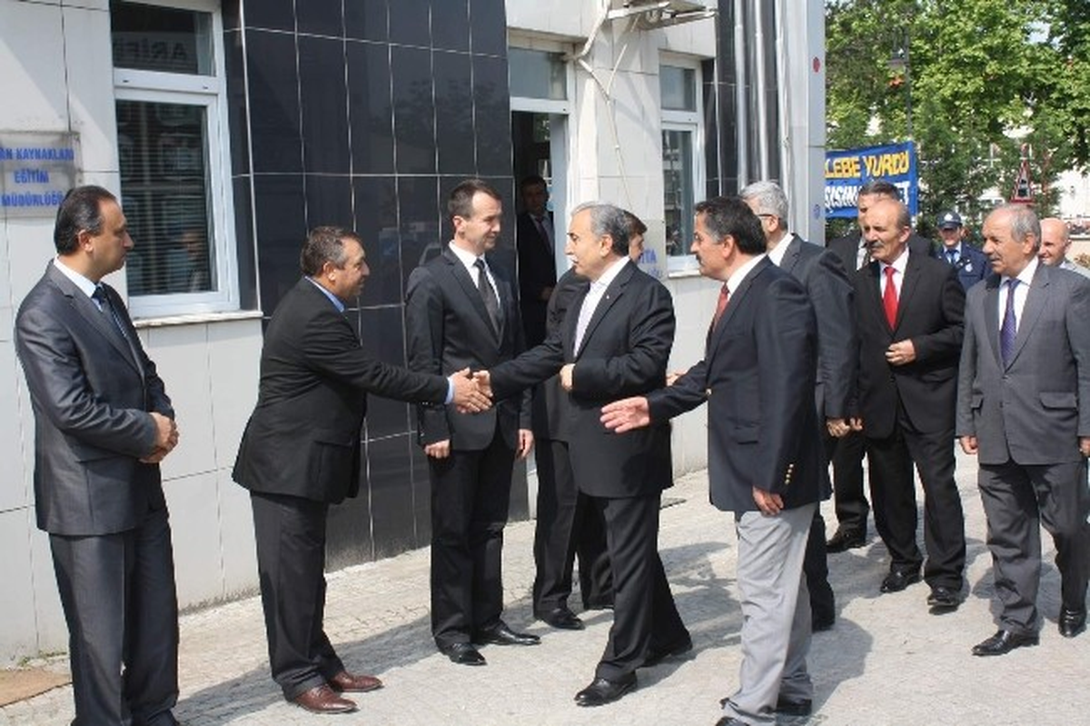 Vali Büyük, Arifiye\'de İncelemelerde Bulundu