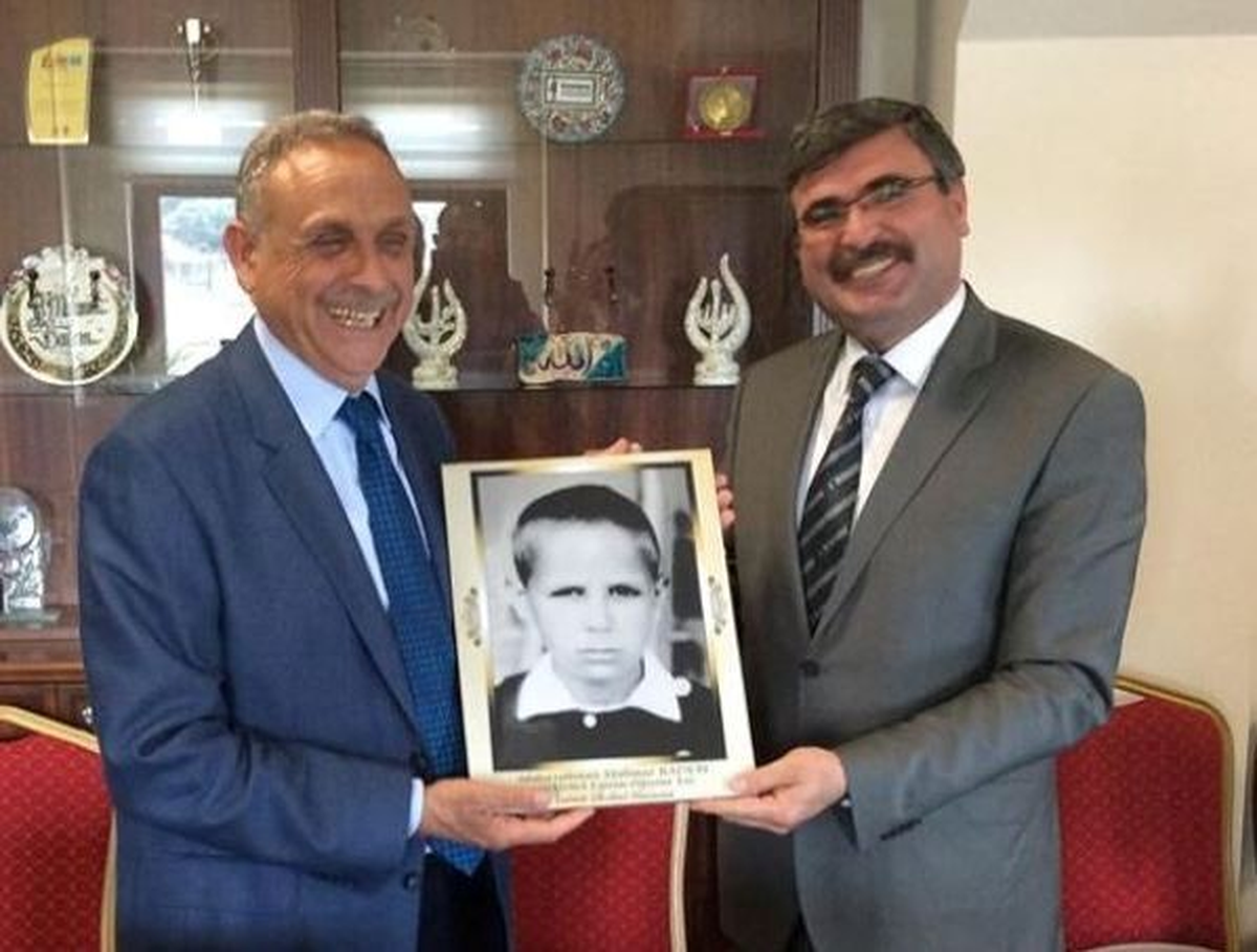 Başkan Mahmut Badem\'e, İlkokulundan Sürpriz