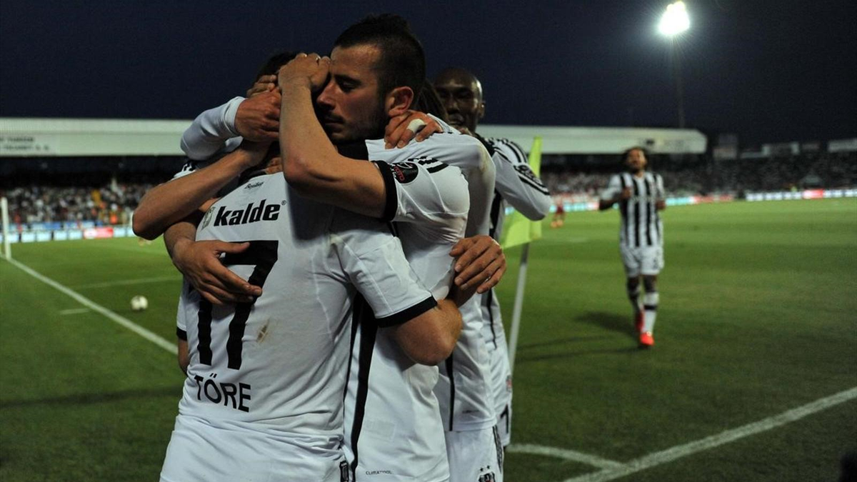 Beşiktaş\'ı Üçüncü Olması Halinde Şampiyonlar Ligi\'nde Zorlu Rakipler Bekliyor