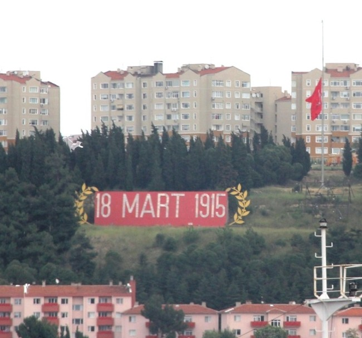 Çanakkale\'de Bayraklar Yarıya İndirildi