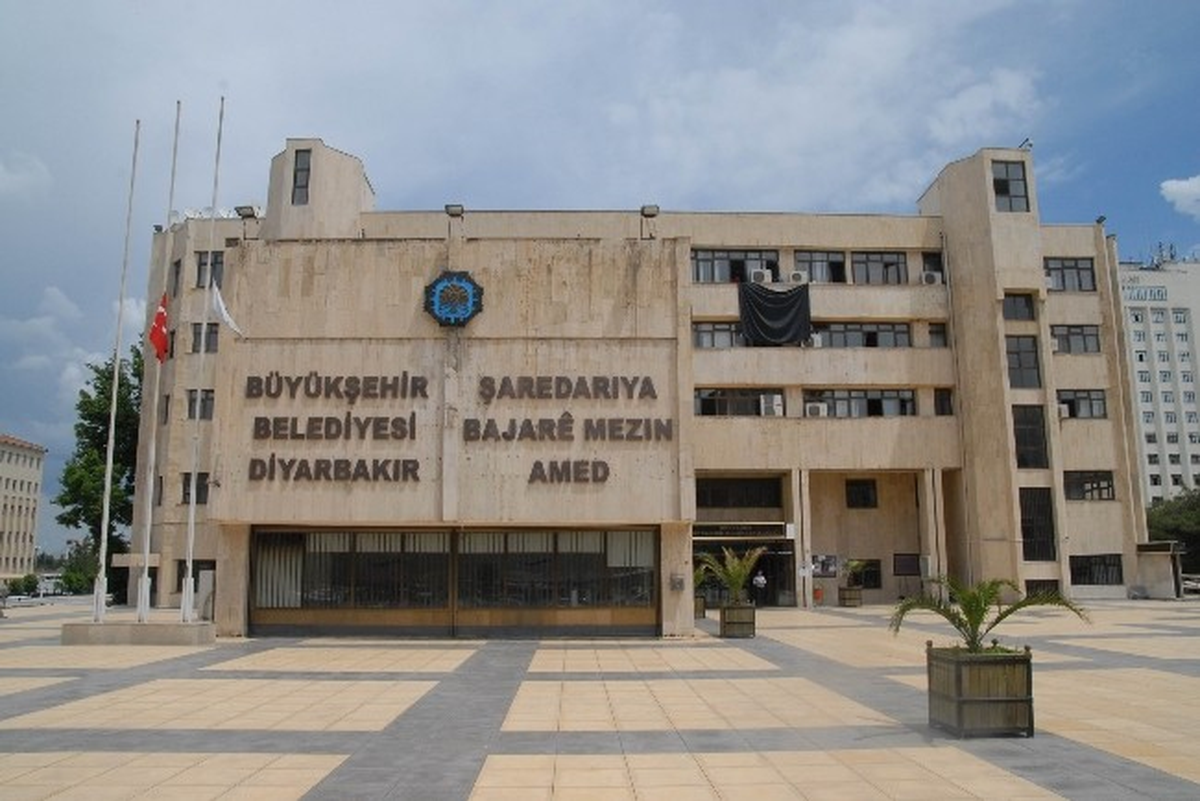 Diyarbakır Büyükşehir Belediyesi\'nden Soma\'ya Destek Çağrısı