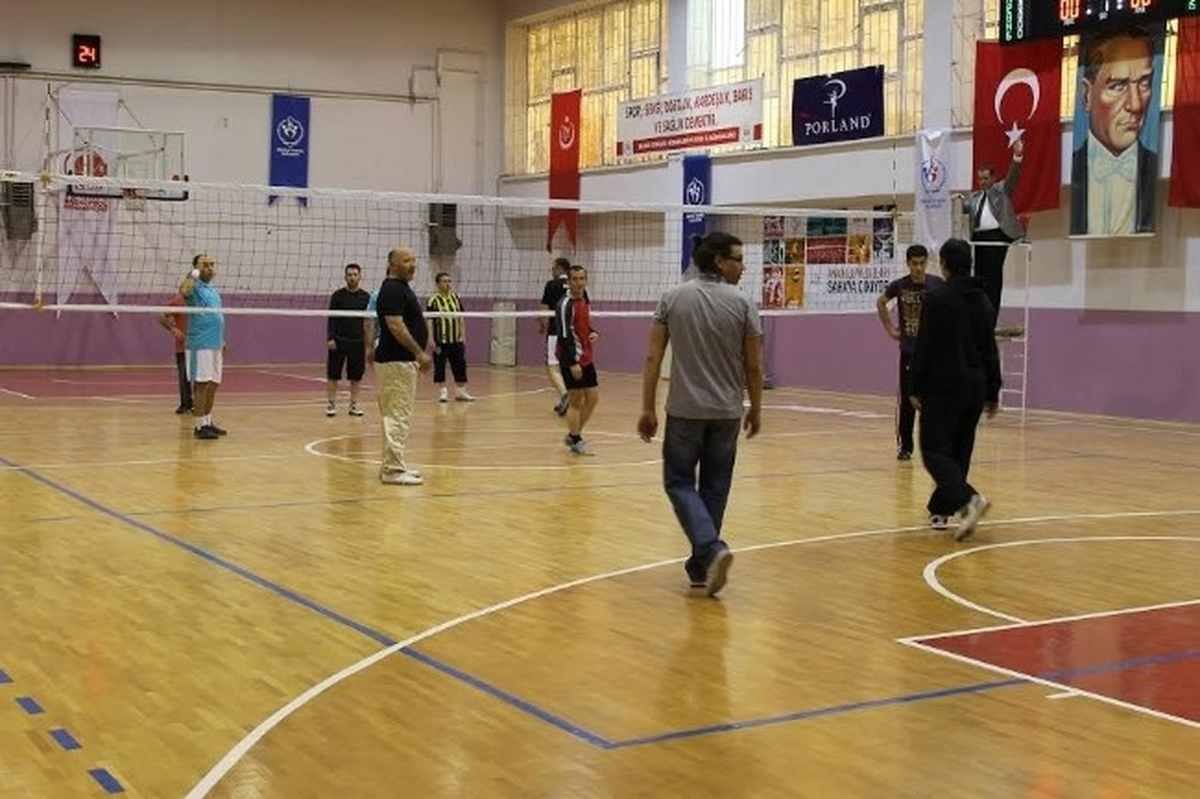 Hemşireler ve Ebeler Haftası\'nda Voleybol Turnuvası Yapıldı