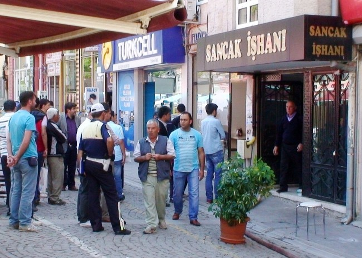 Aksaray\'da İş Hanında Yangın Paniği