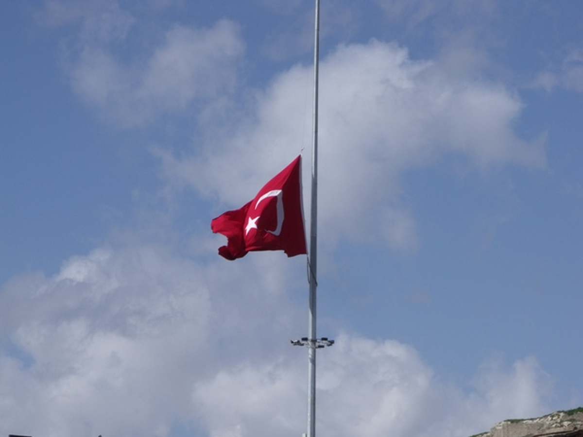 Kilis\'te Bayraklar Yarıya İndirildi