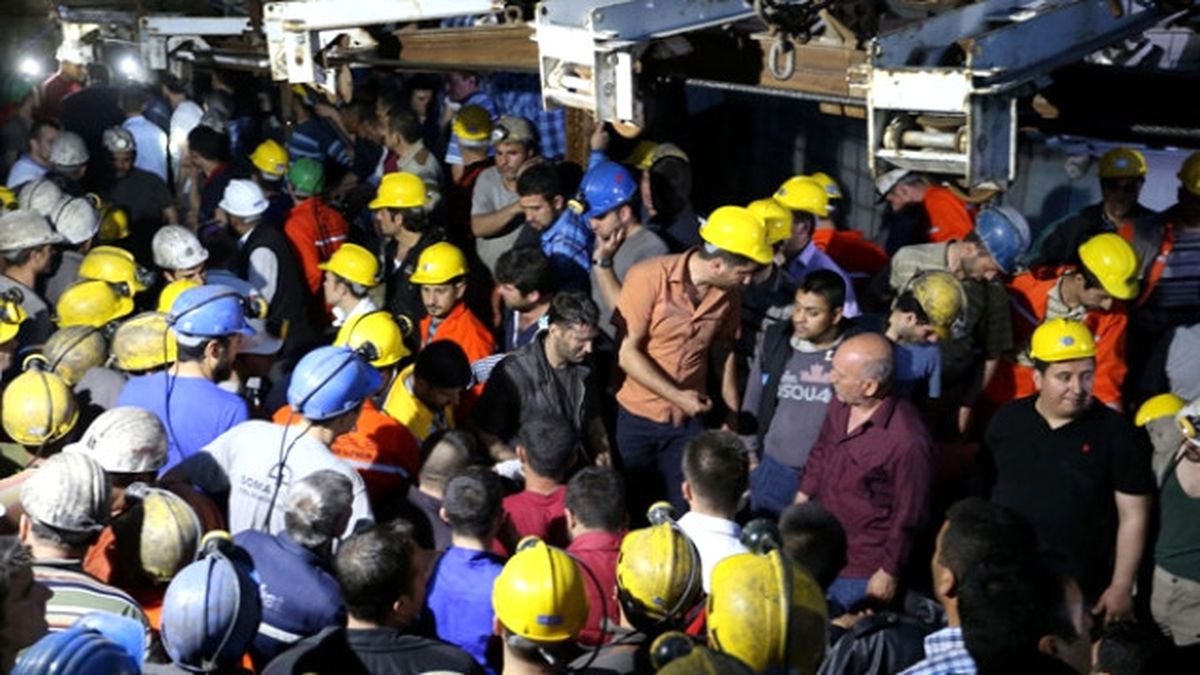 Madende Trafo Patladı, İşçiler Mahsur Kaldı (18)